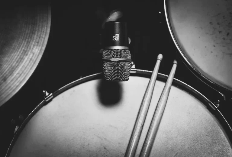 gitarre und jazzschlagzeug